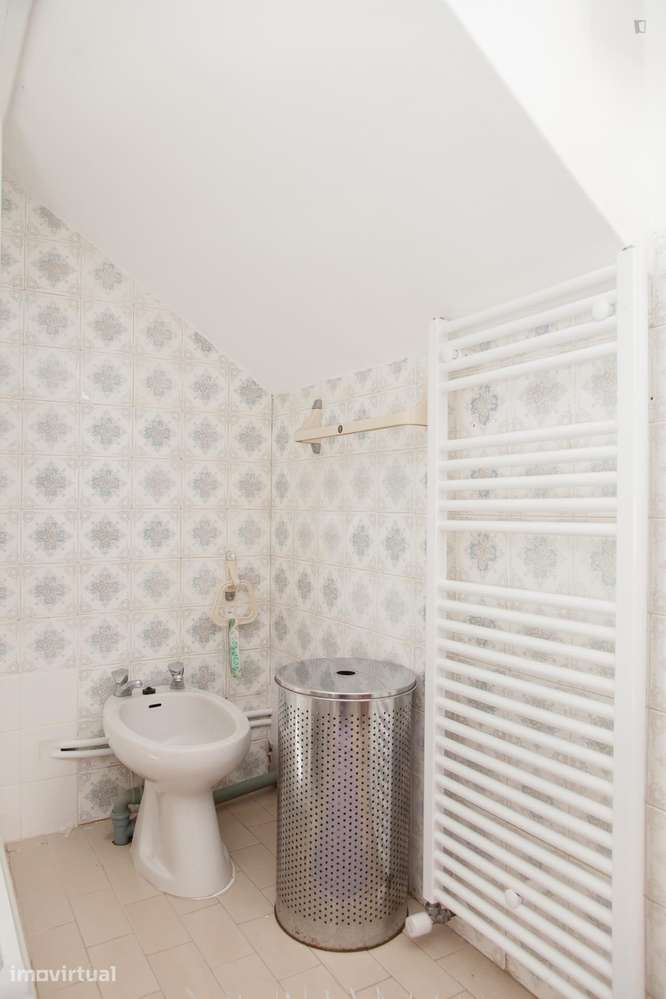 Quarto - localizado em Montes Claros Coimbra - Grande imagem: 3/17