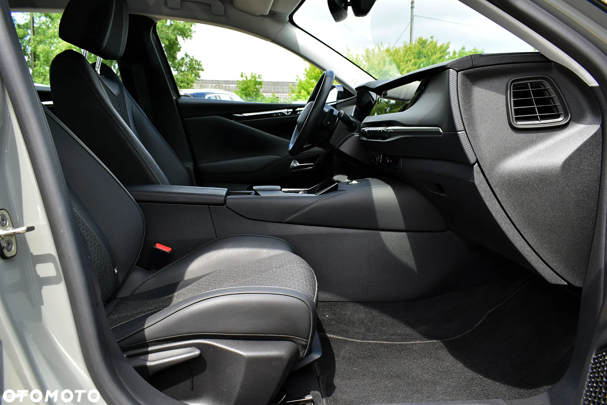 DS Automobiles DS 4 1.5 BlueHDi Antoine de Saint Exupéry - 8