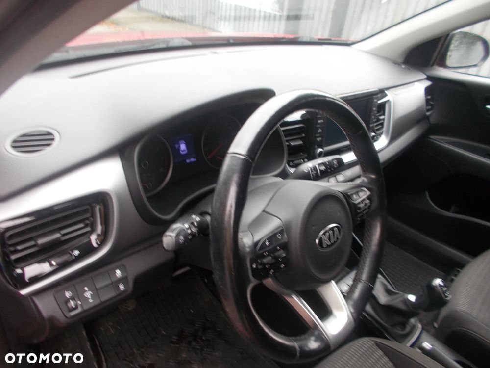 Kia Stonic 1.4 L - 12