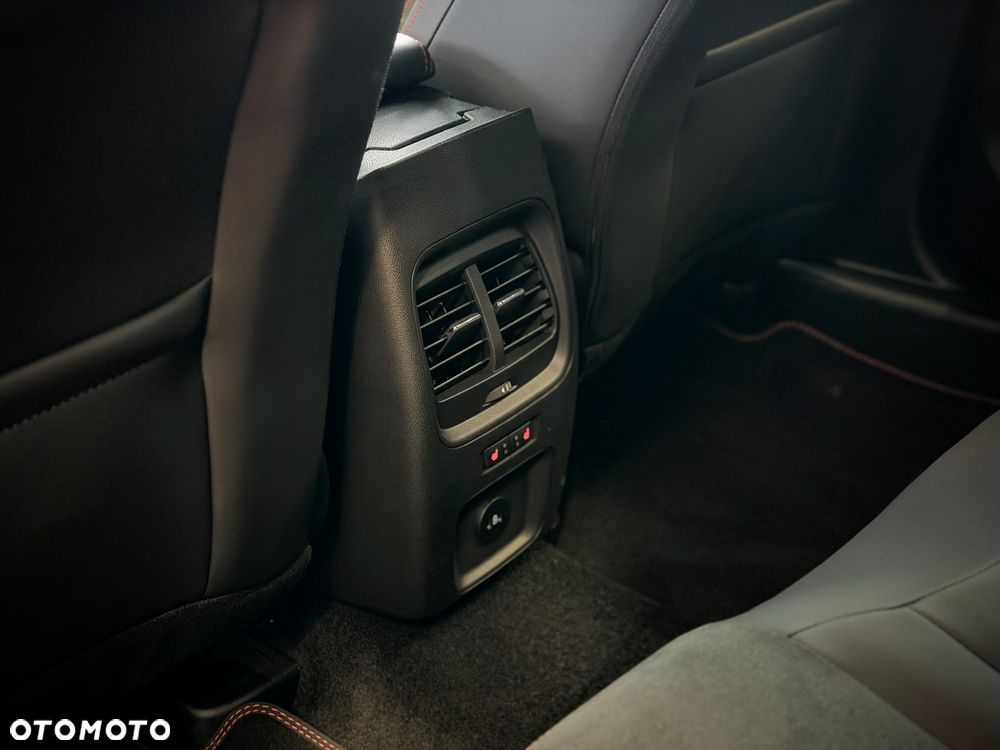 Ford Kuga 2.5 FHEV FWD ST-Line X - 24