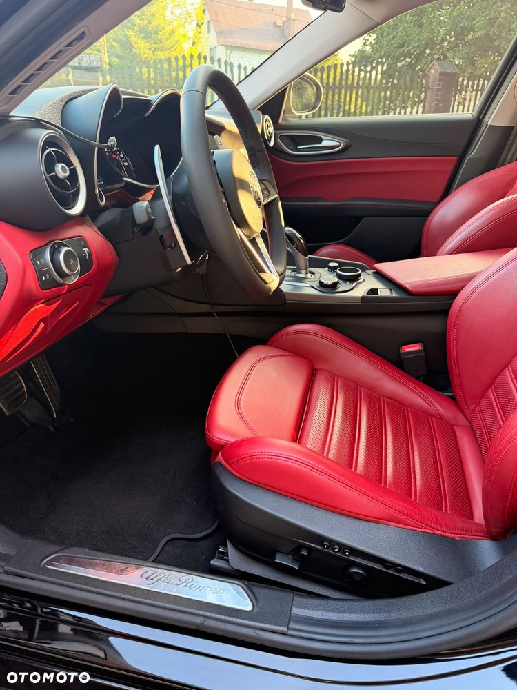 Alfa Romeo Stelvio 2.0 Turbo 16V AT8-Q4 Ti - 25