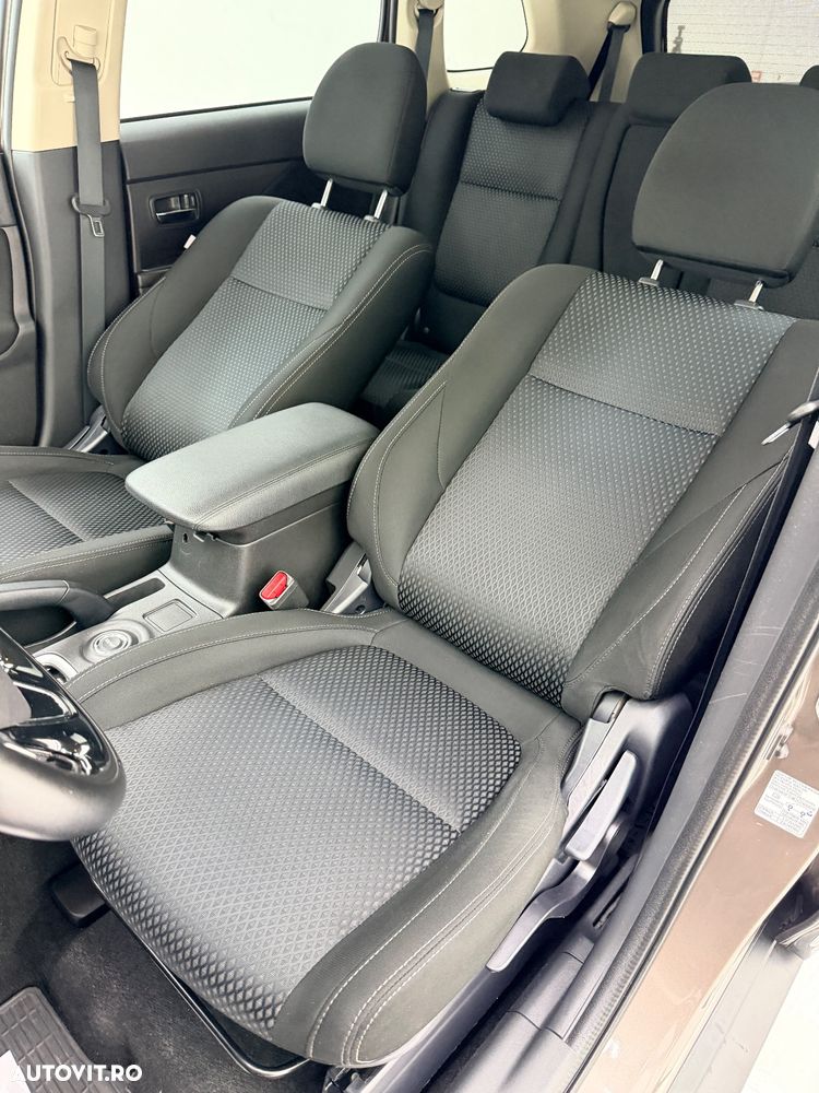 Mitsubishi Outlander 2.2 DI-D 4WD Automatik Intense - 19