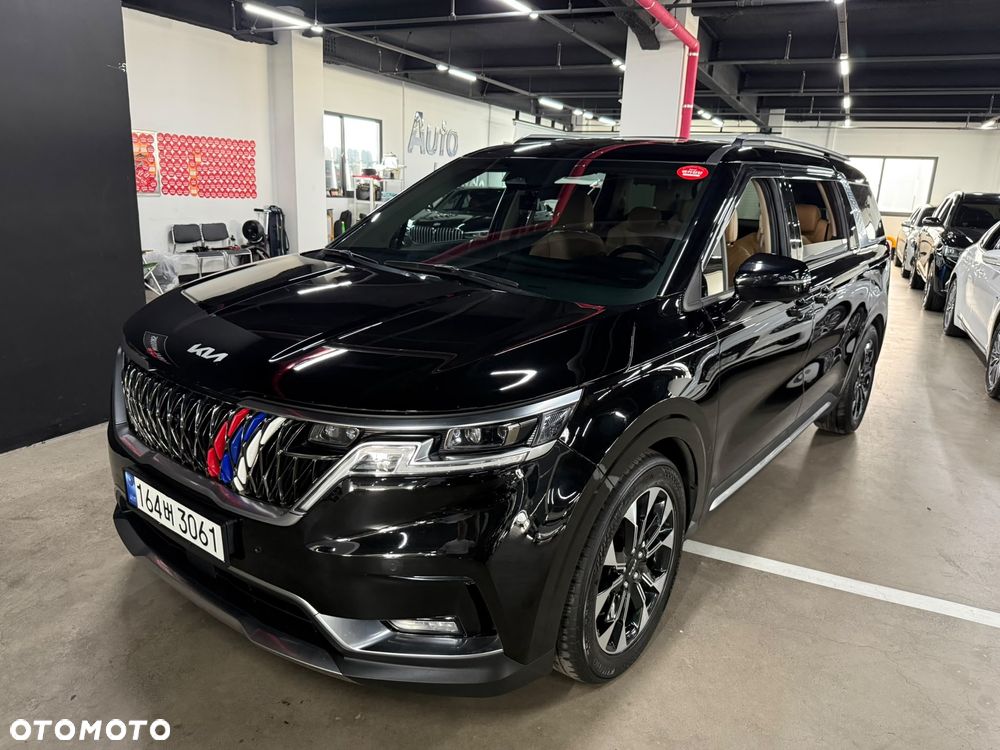 Kia Carnival - 3