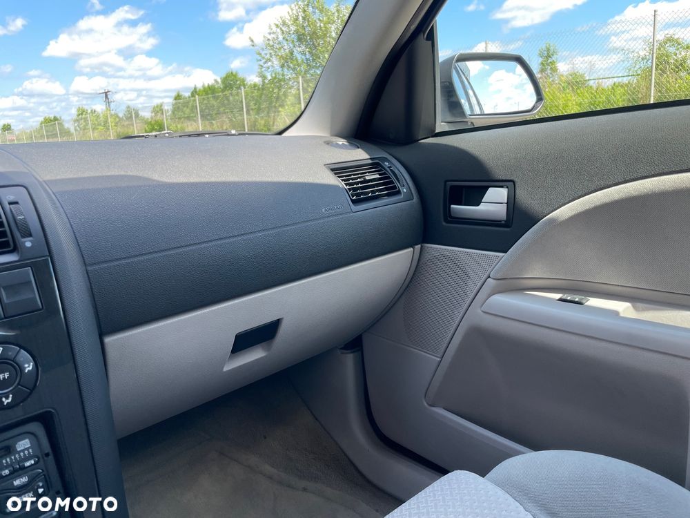 Ford Mondeo - 34