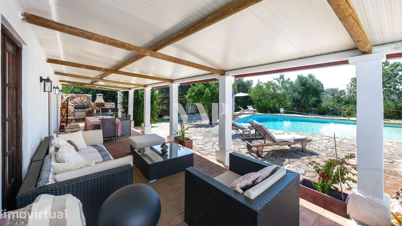Moradia Térrea T3+1 com Piscina e Charme Rústico em Salir - Grande imagem: 3/40