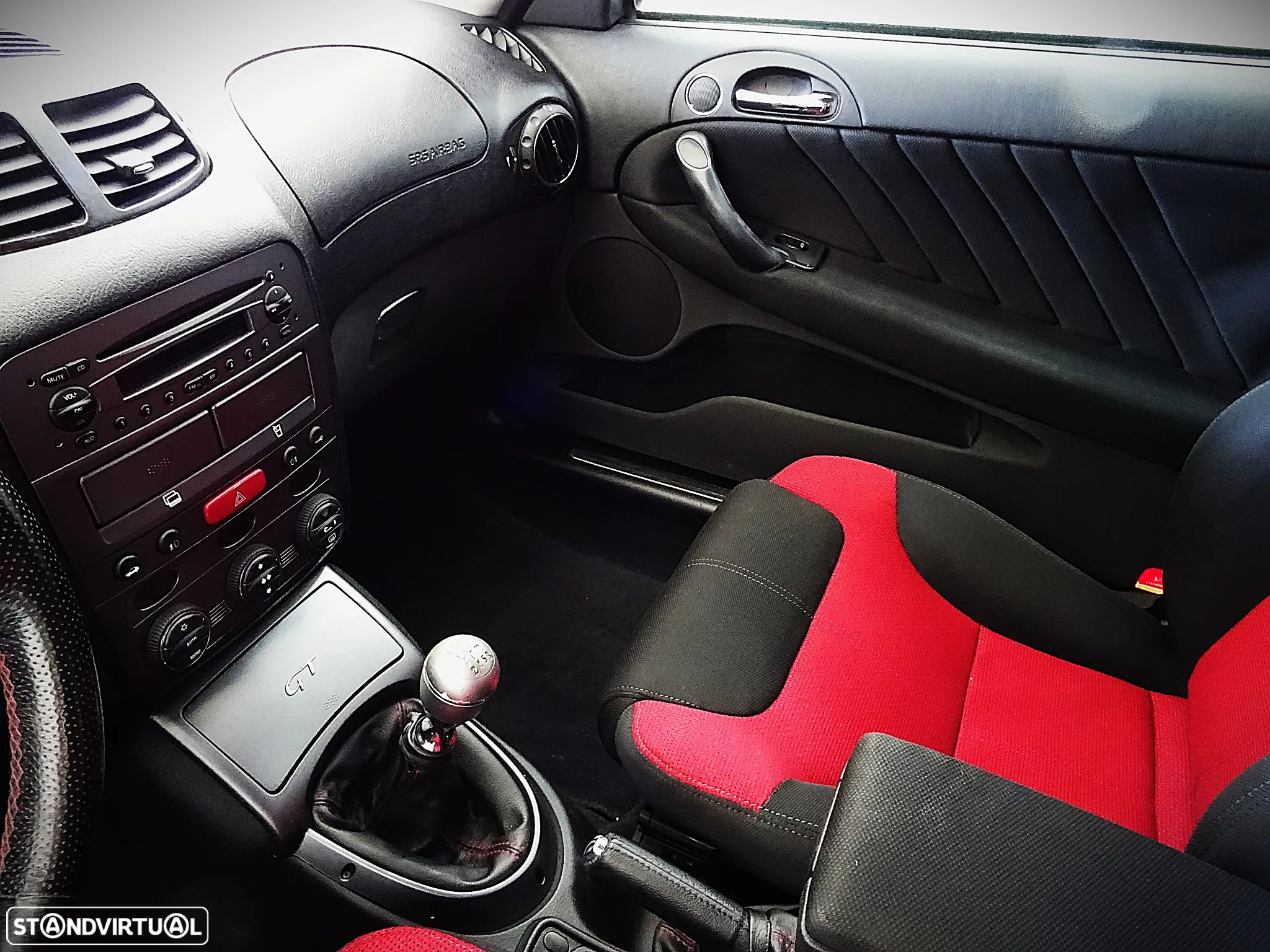 Alfa Romeo GT 1.9 JTD M-JET Q2 - 11