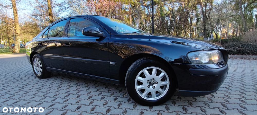 Volvo S60 2.4 Black Edition - 1