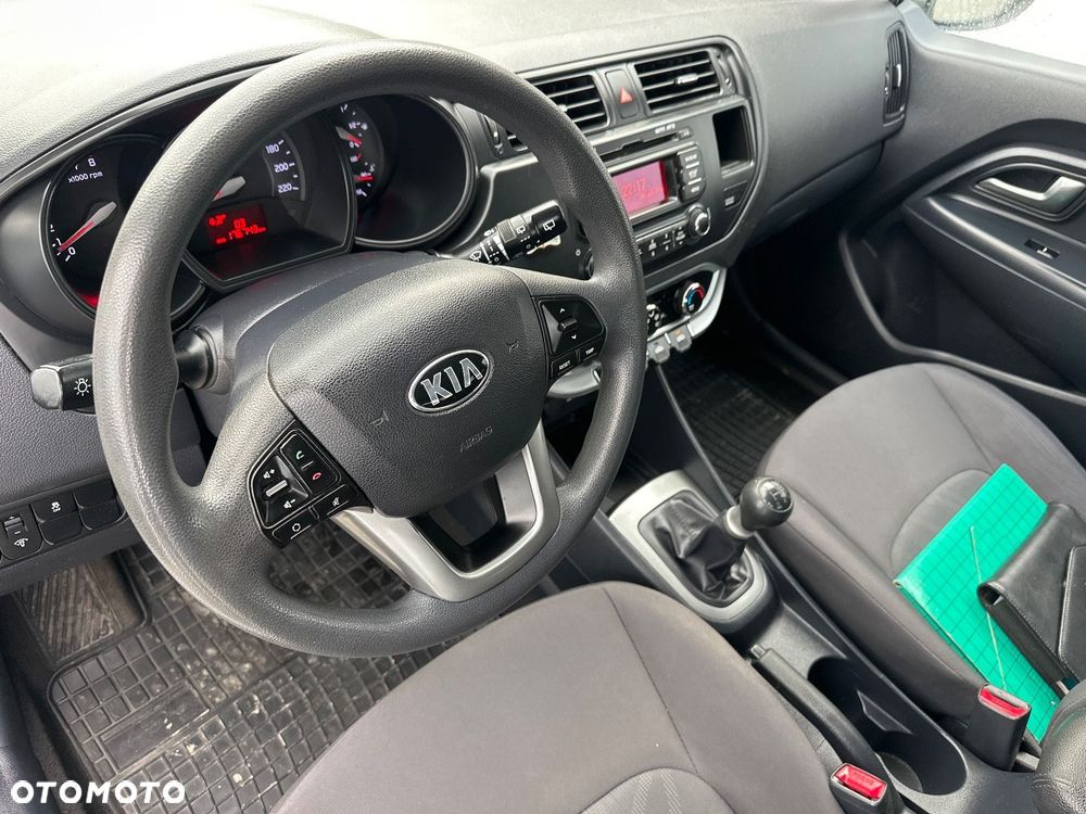 Kia Rio - 13