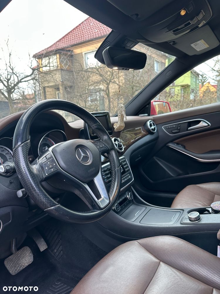 Mercedes-Benz CLA 250 7G-DCT - 13