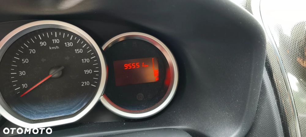 Dacia Sandero - 8
