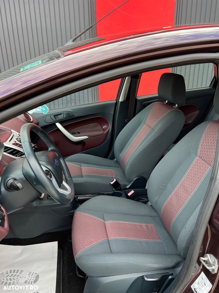 Ford Fiesta 1.6 TDCI DPF Titanium - 10