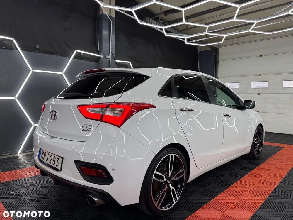 Hyundai i30 1.6 GDI Turbo Luxury - 11