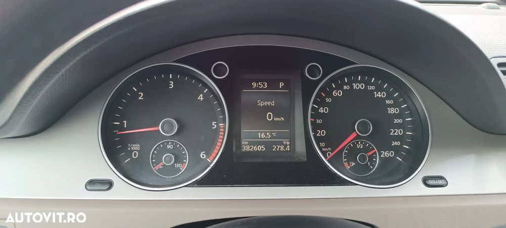 Volkswagen Passat 2.0TDI Sportline DPF DSG - 2