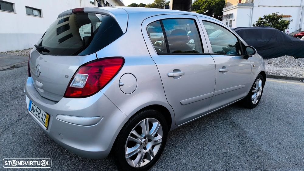 Opel Corsa 1.2 Cosmo - 20