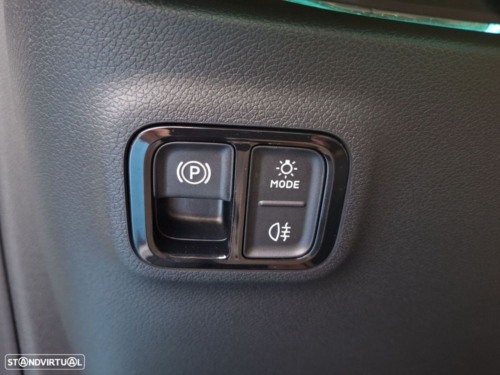 Mercedes-Benz CLA 350 EQ Shooting Brake 4Matic - 20
