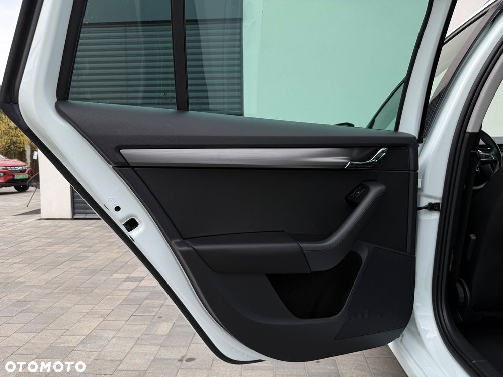 Skoda Octavia 2.0 TDI DSG Premium Edition - 31