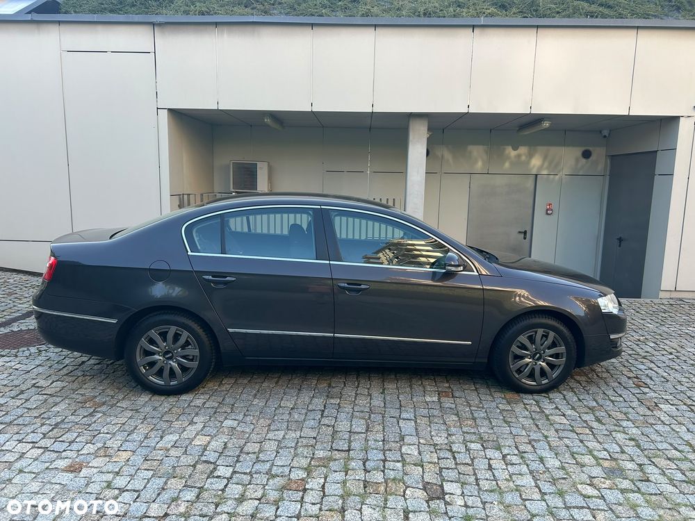 Volkswagen Passat 1.6 FSI Comfortline - 5