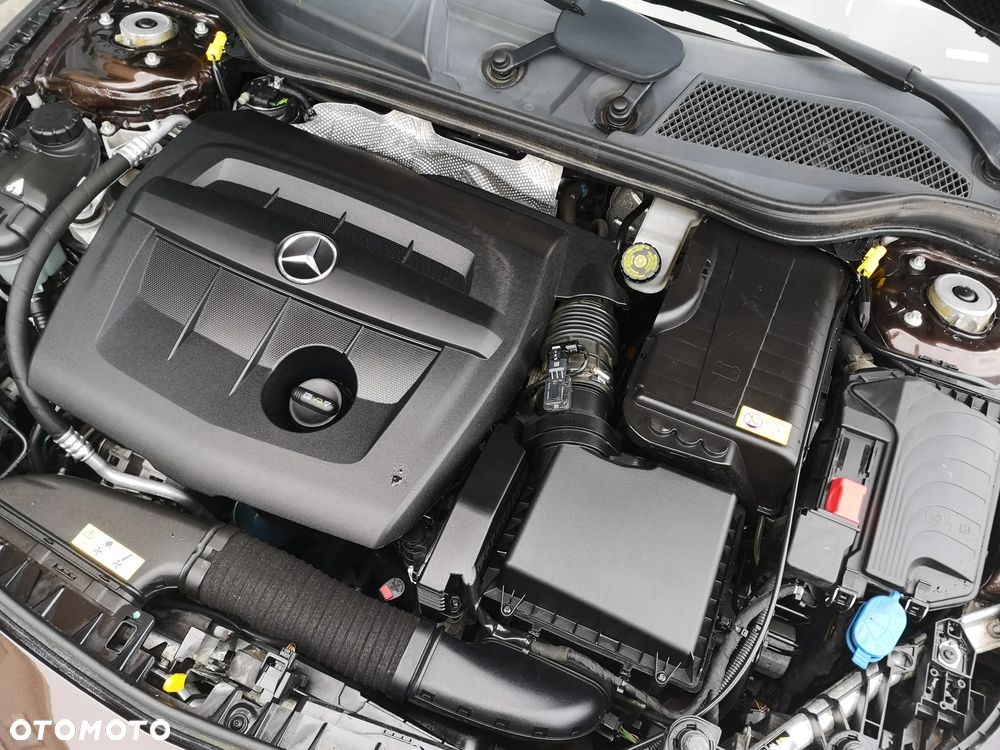 Mercedes-Benz CLA 180 d 7G-DCT Urban - 24