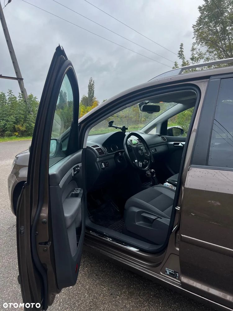 Volkswagen Touran 1.6 TDI DPF Comfortline - 11