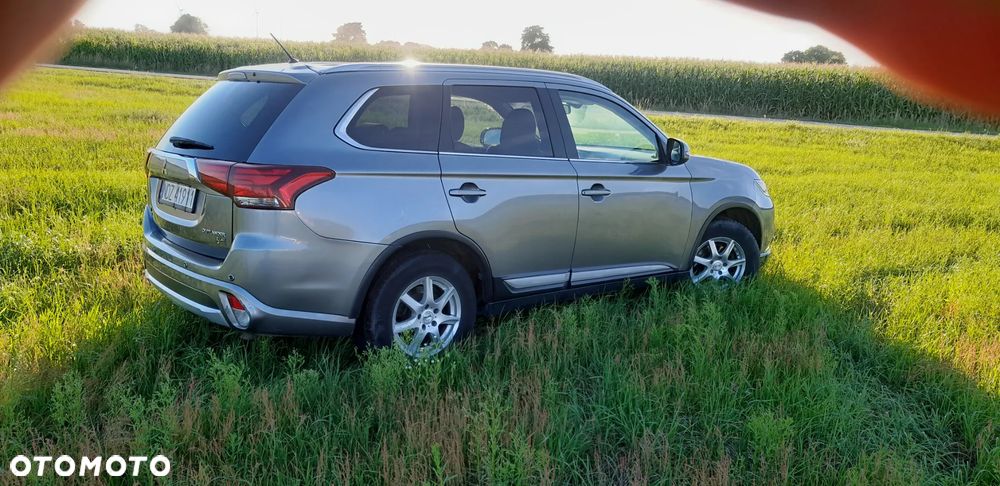 Mitsubishi Outlander 2.2 DID Intense + - 4