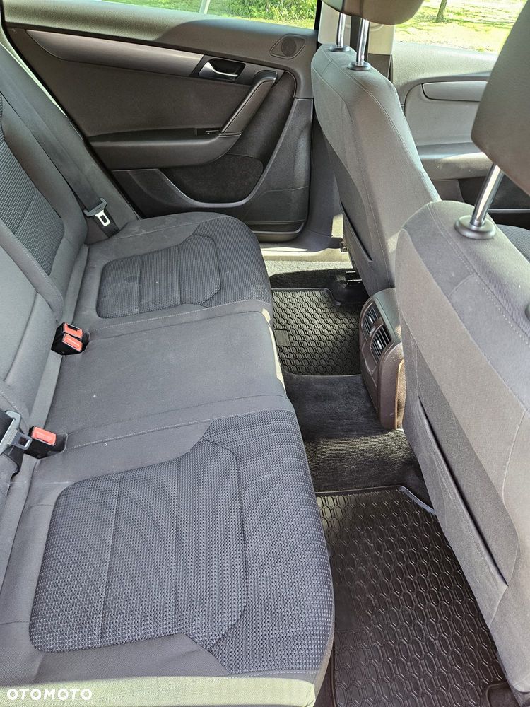 Volkswagen Passat 2.0 Blue TDI SCR Comfortline - 10