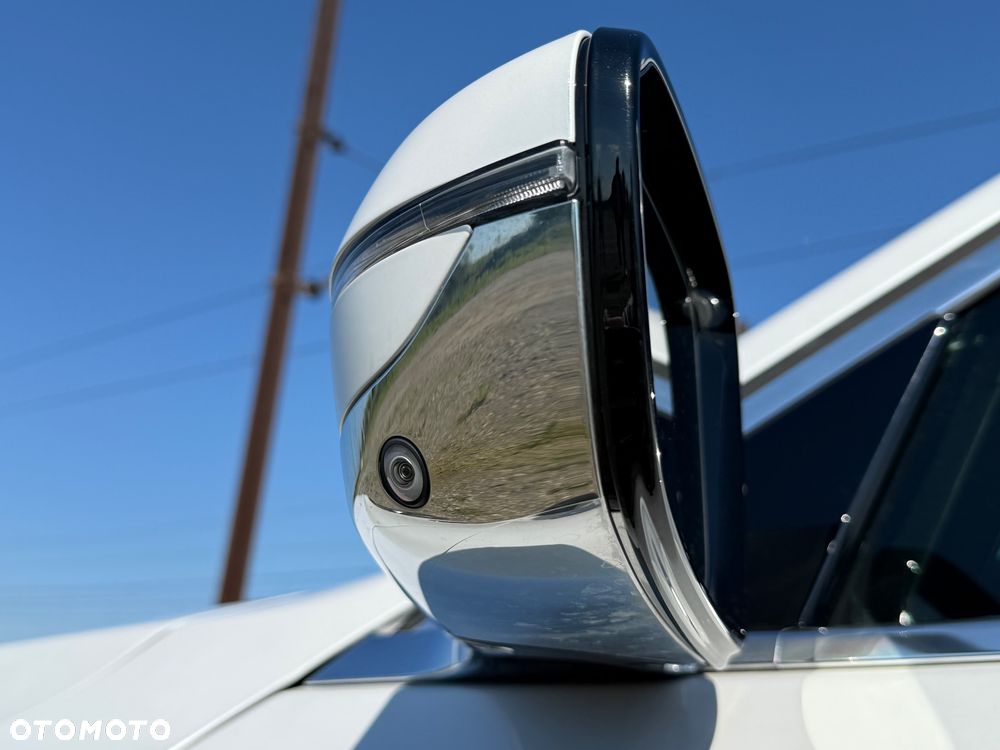 BMW Seria 7 750i xDrive - 29