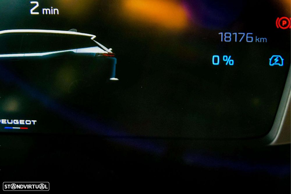 Peugeot 2008 1.2 Hybrid Allure e-DCS6 - 8