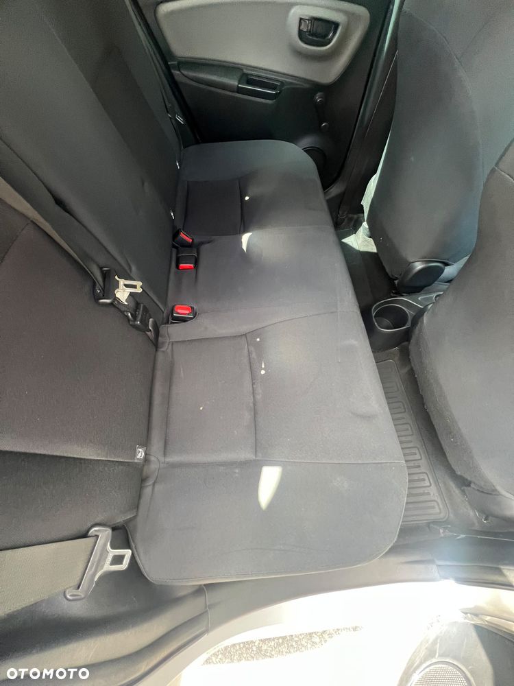 Toyota Yaris Hybrid 100 Premium - 6