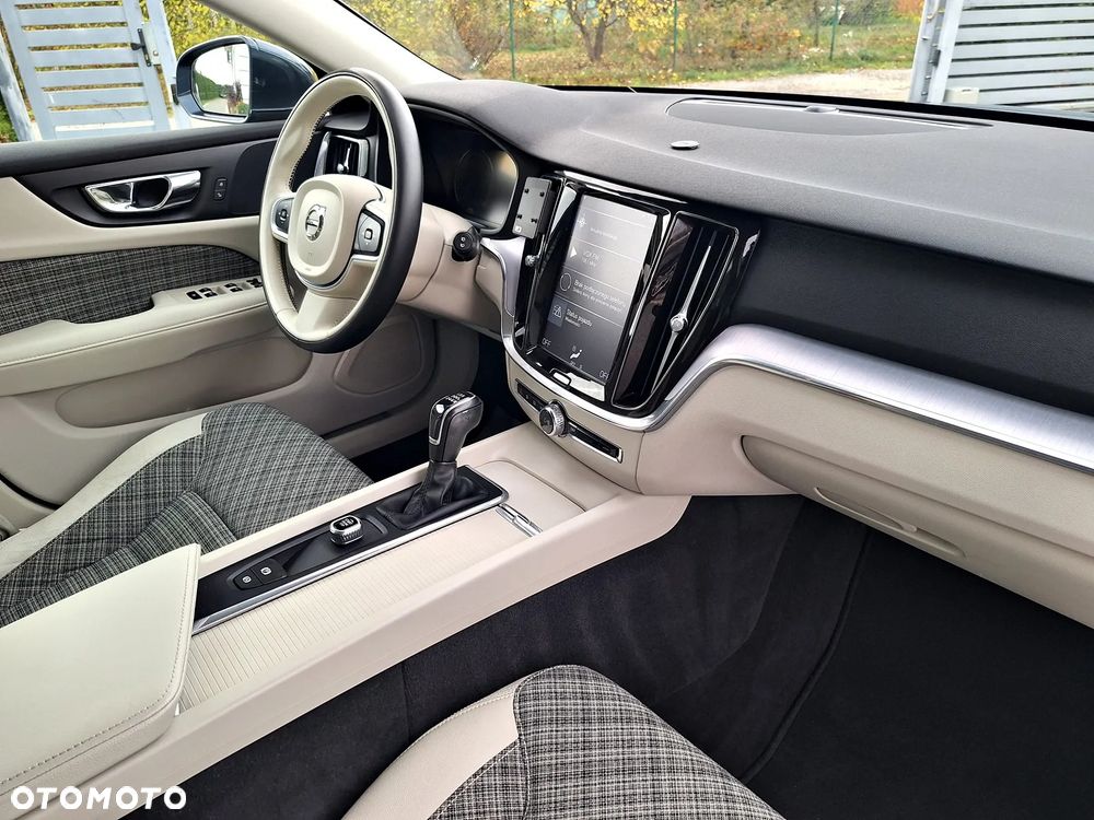 Volvo V60 D3 Momentum Core - 29