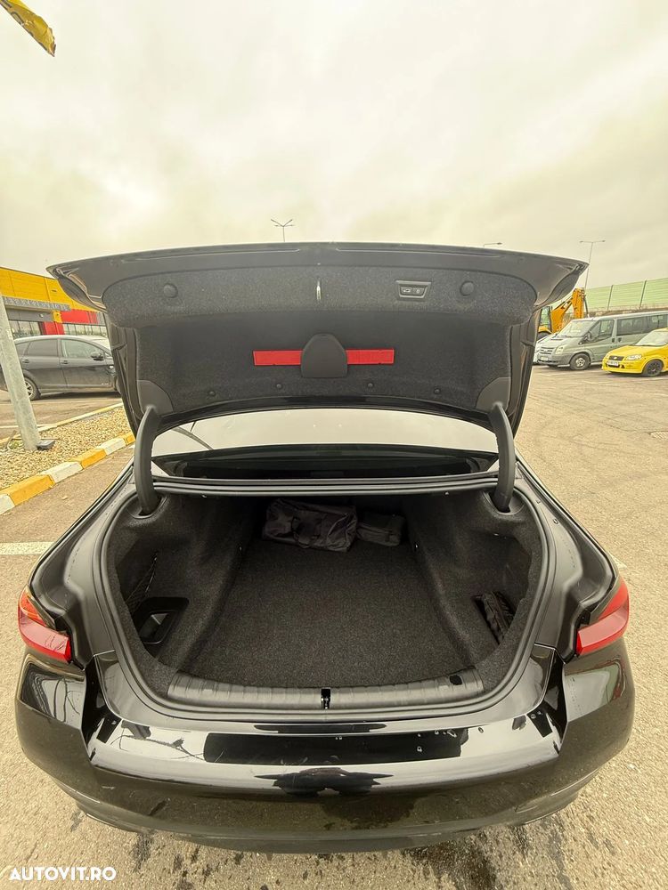 BMW Seria 5 530i xDrive Aut. - 15