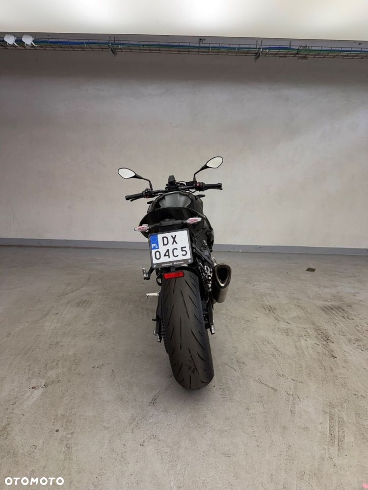 BMW S - 5