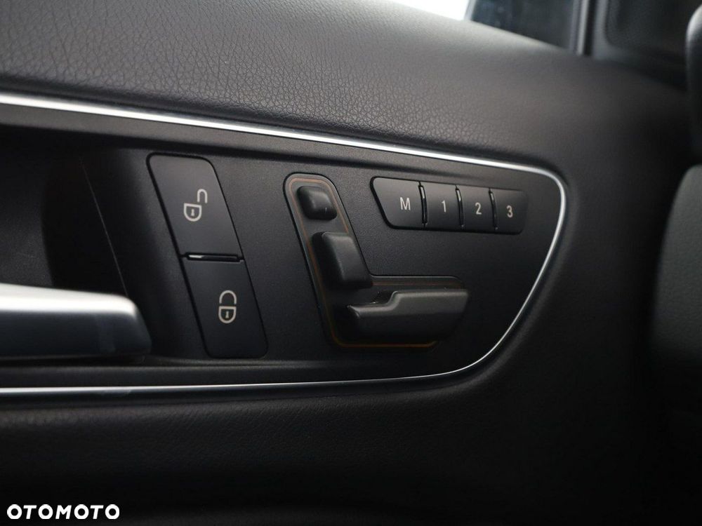 Mercedes-Benz GLA 250 4-Matic Urban - 38