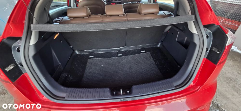 Kia Rio 1.2 Fifa World Cup Edition - 34