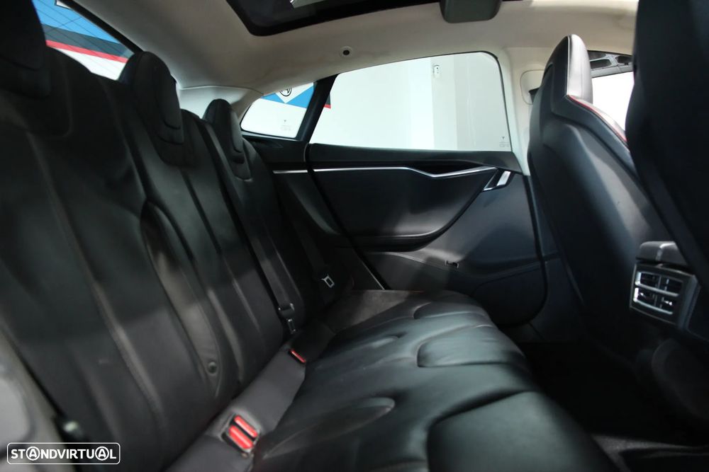 Tesla Model S 85 - 20