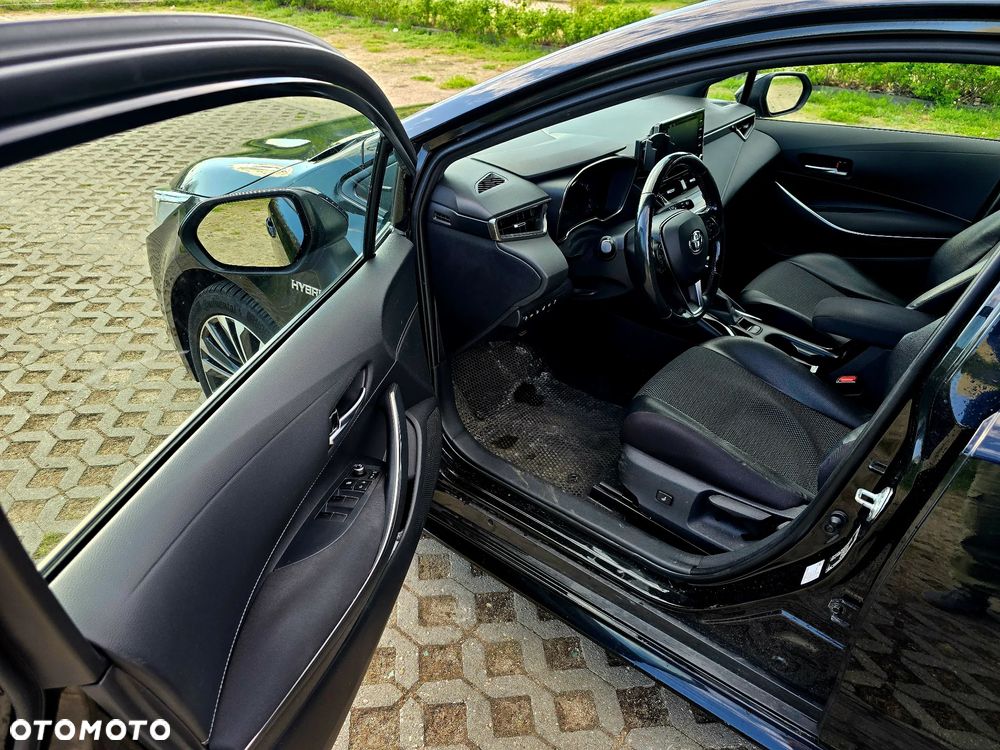 Toyota Corolla 1.8 Hybrid Executive - 11