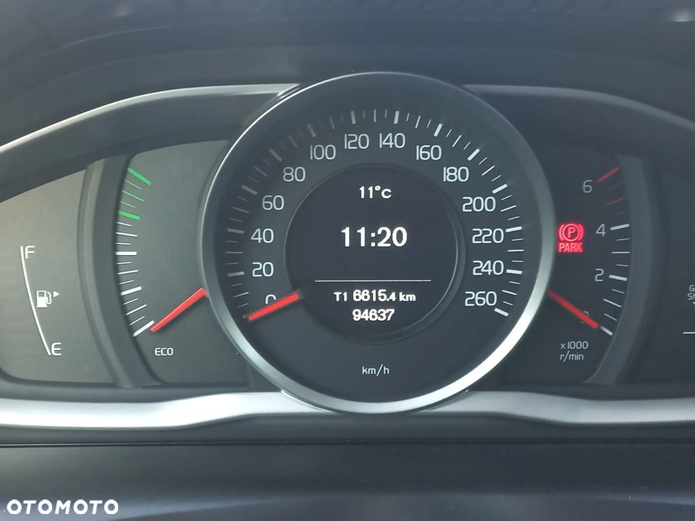 Volvo XC 60 D3 Momentum - 8