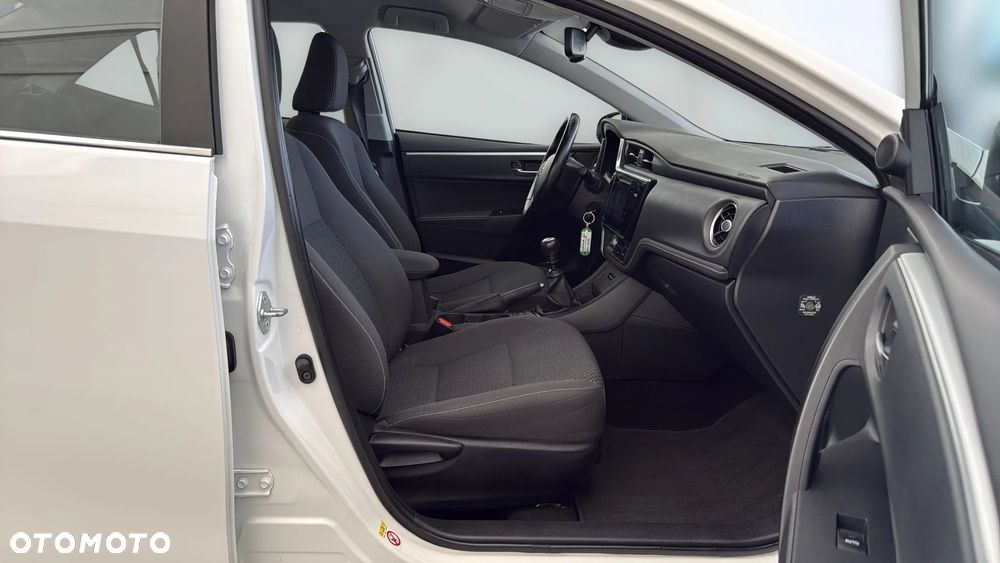Toyota Corolla 1.6 Comfort - 19