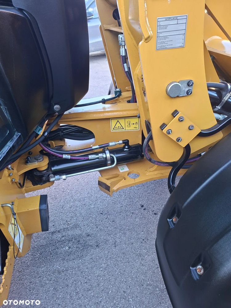 Caterpillar CAT 906 M - 28