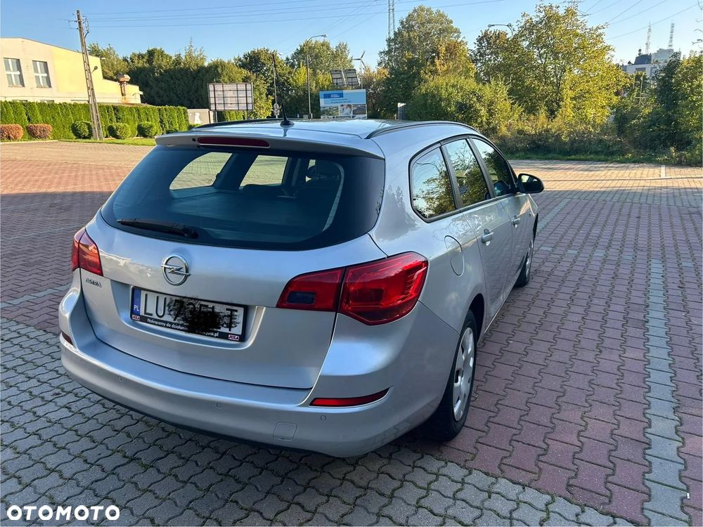 Opel Astra 1.6 Sports Tourer - 9