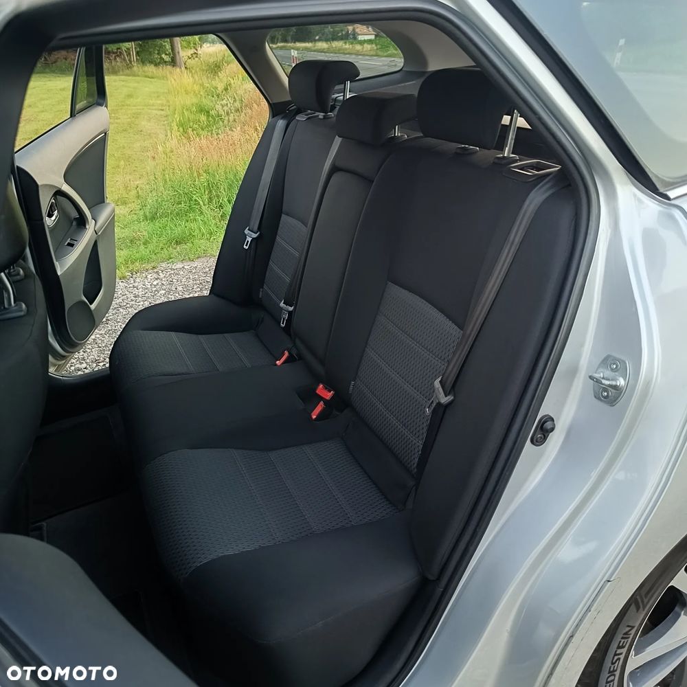 Toyota Avensis 2.0 D-4D Comfort - 15