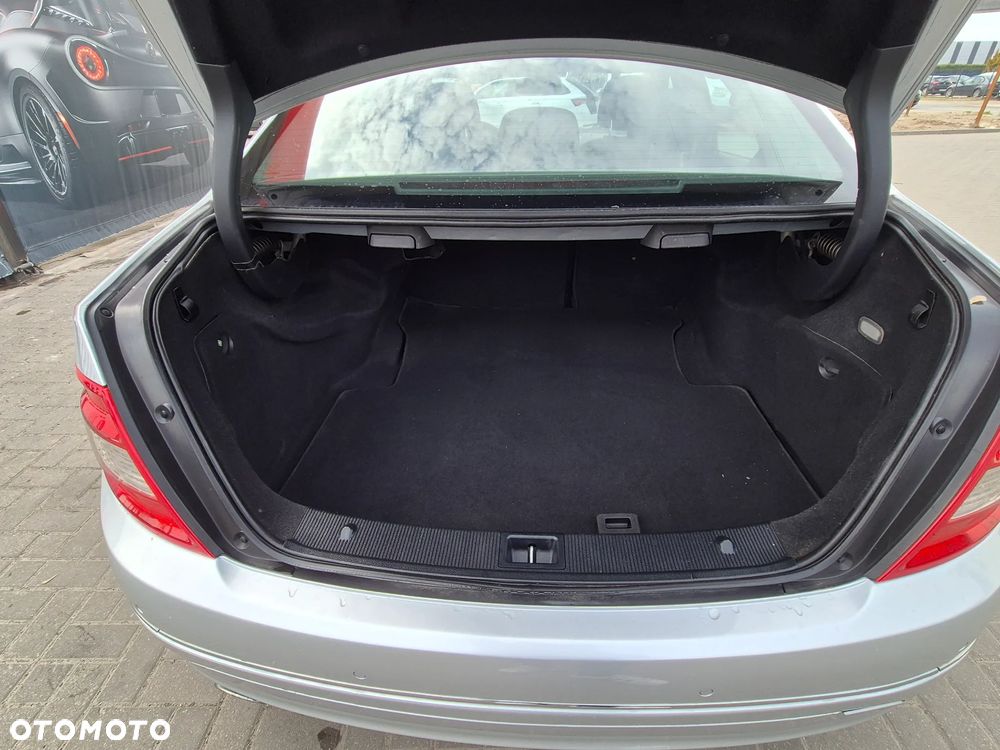 Mercedes-Benz Klasa C 220 CDI Avantgarde - 27