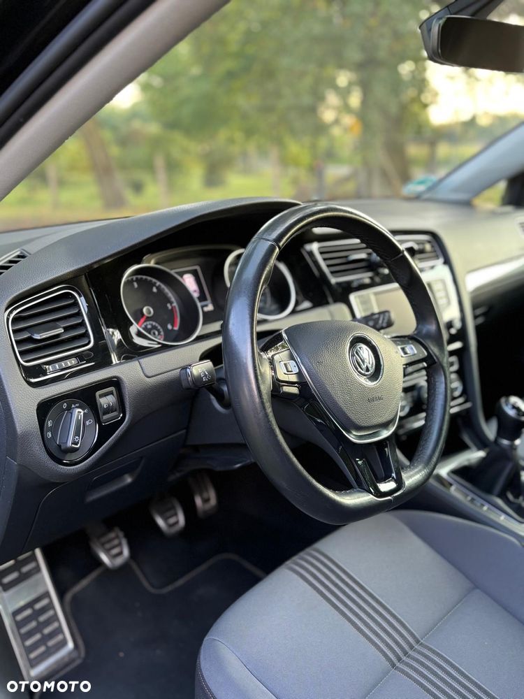 Volkswagen Golf - 3