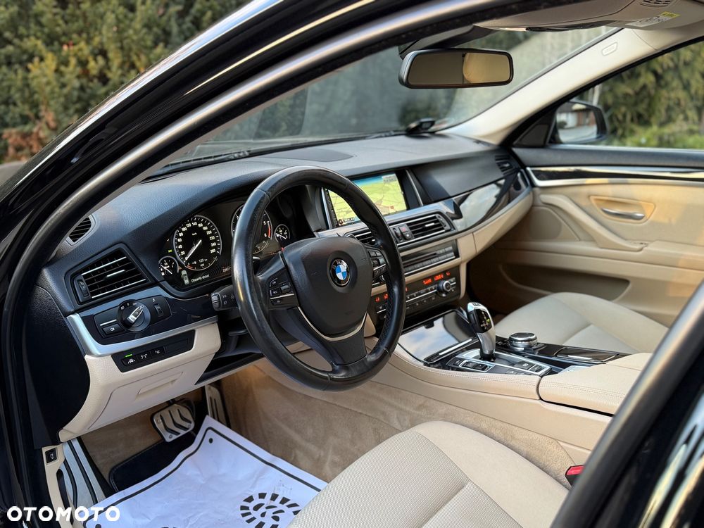 BMW Seria 5 520d xDrive - 10