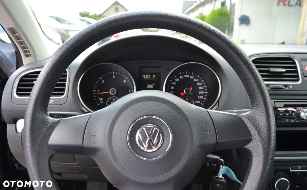 Volkswagen Golf - 25