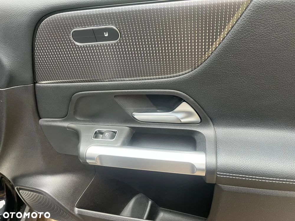 Mercedes-Benz GLB 200 d 8G-DCT Progressive - 19