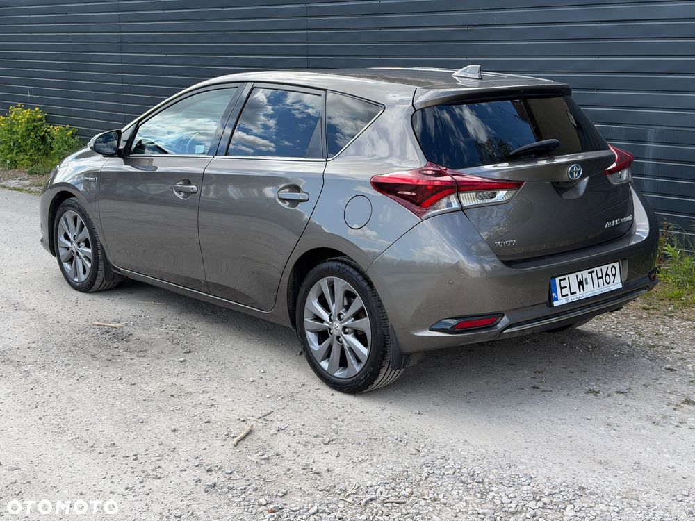 Toyota Auris Hybrid 135 Prestige - 8