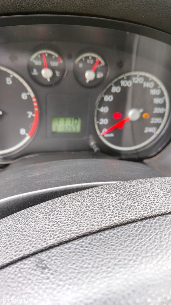 Ford Focus 1.6 16V Trend - 9