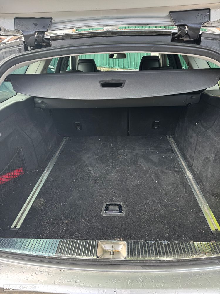 Mercedes-Benz E 220 BlueTEC Avantgarde Auto. - 13