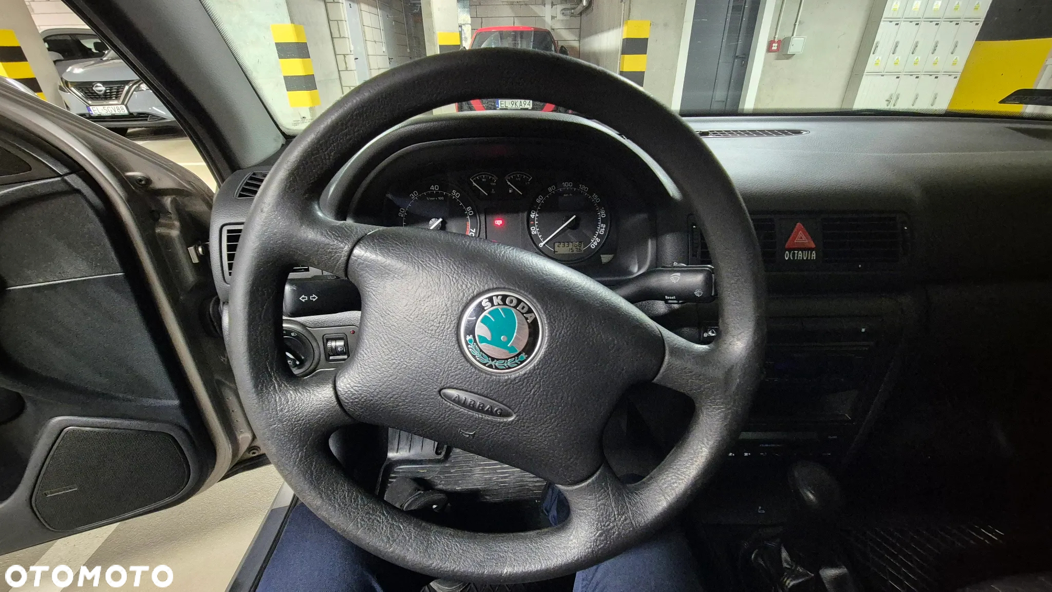 Skoda Octavia 1.6 Tour - 14
