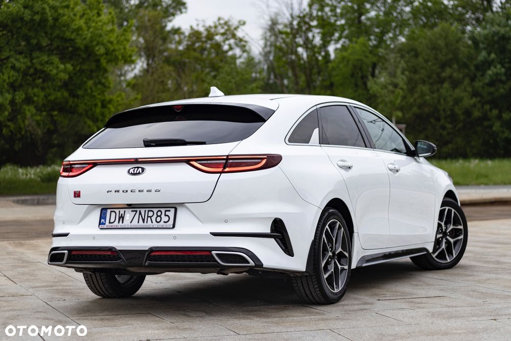 Kia ProCeed - 12